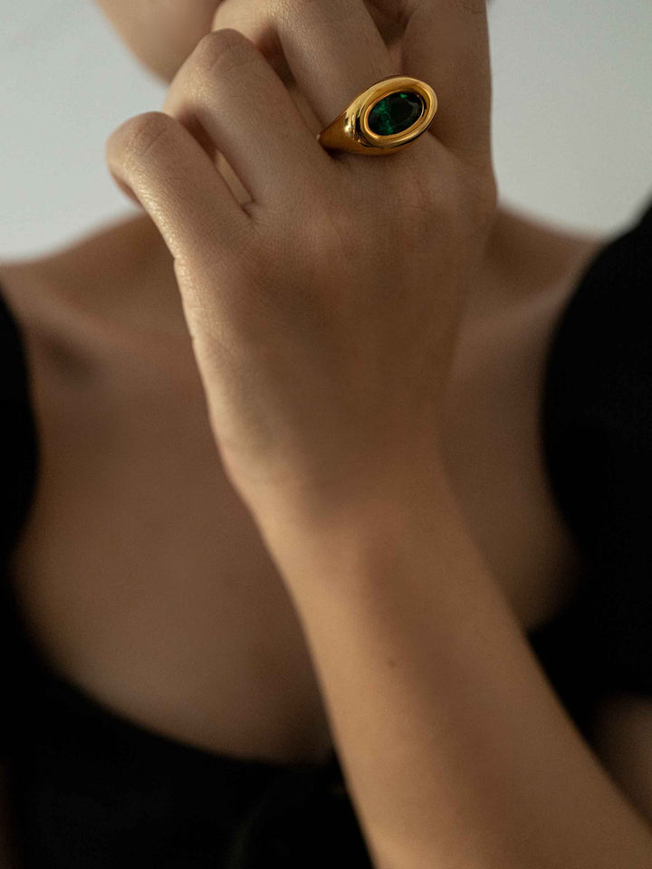 One oval green zirconia ring