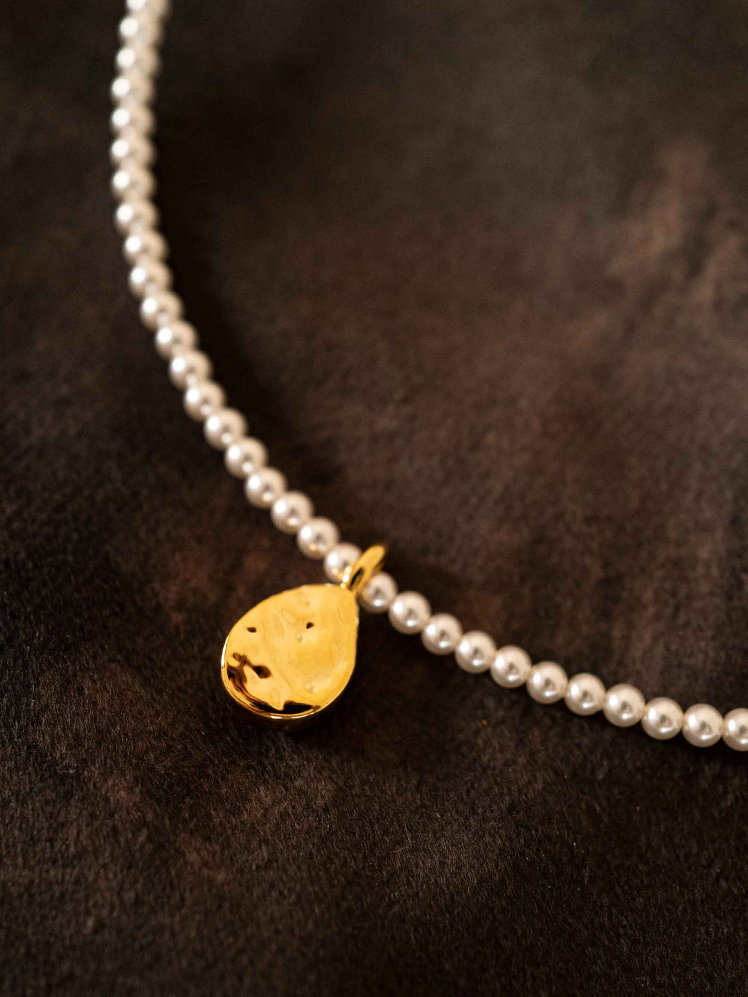Water drop pendant pearl necklace