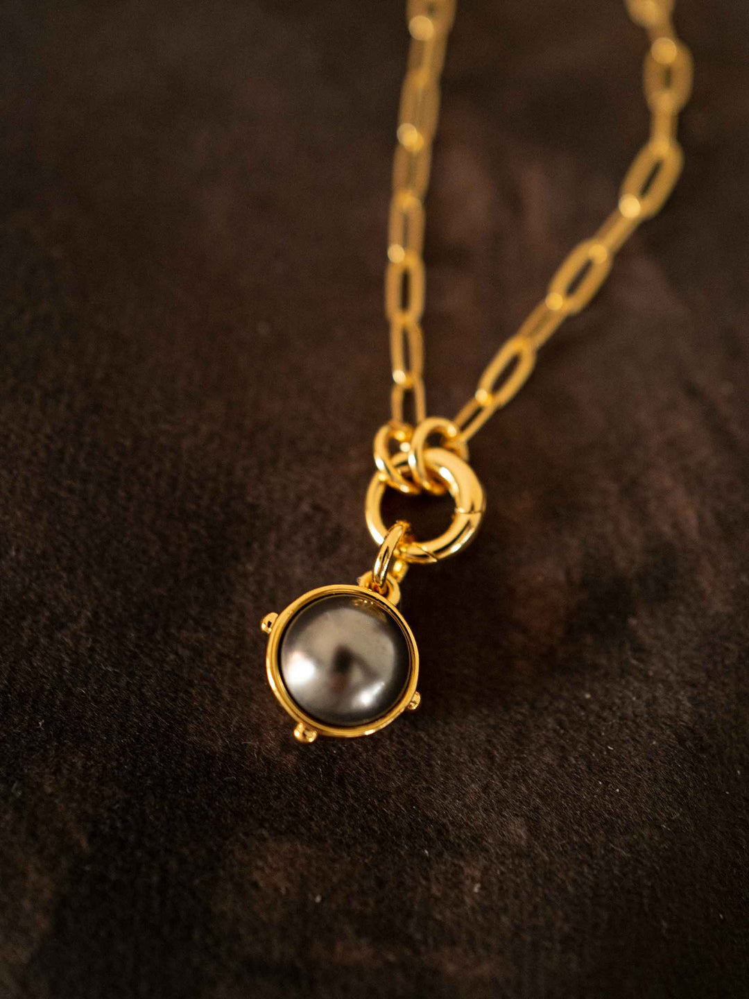 Two-color crystal pearl