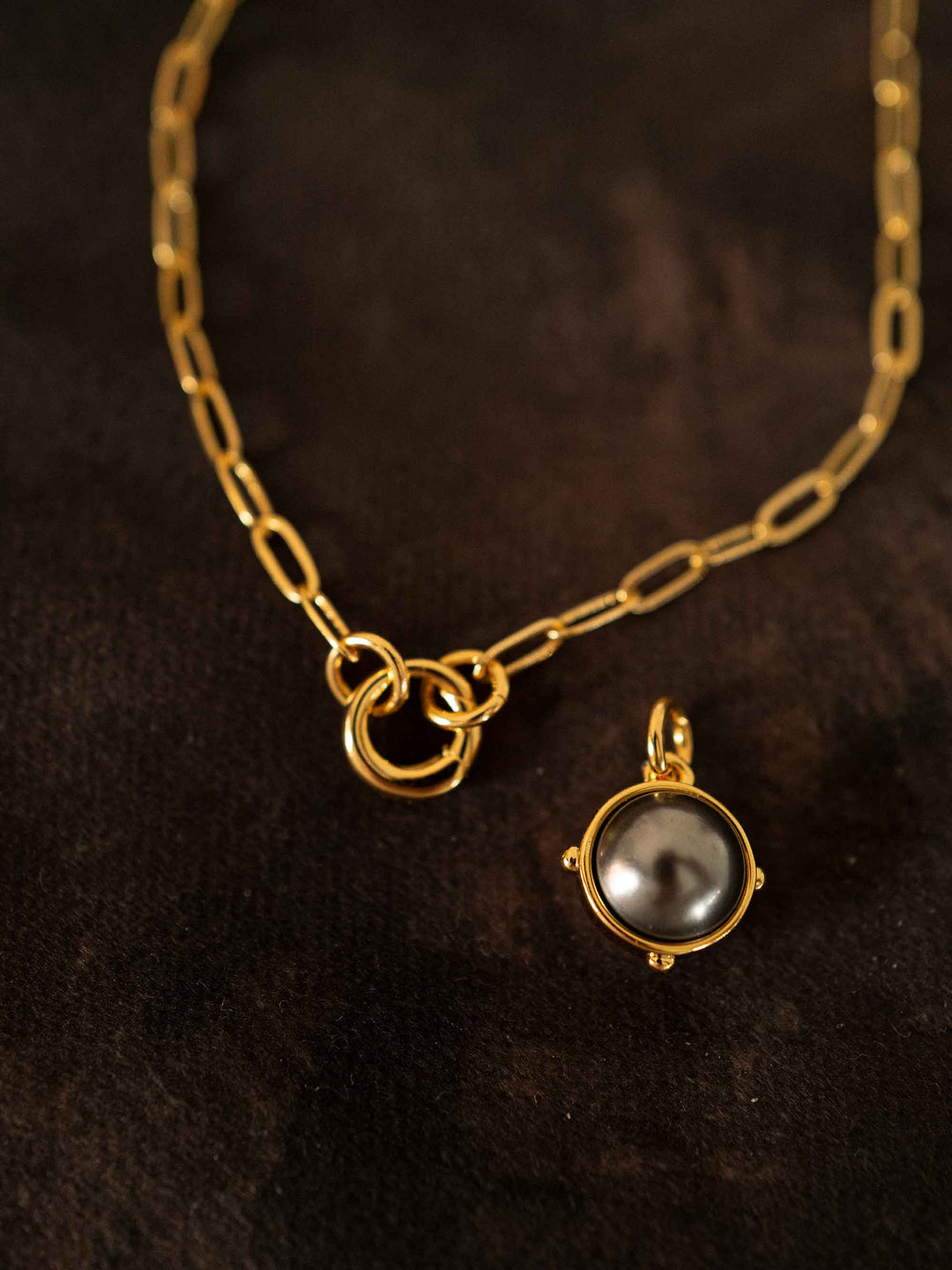 Two-color crystal pearl
