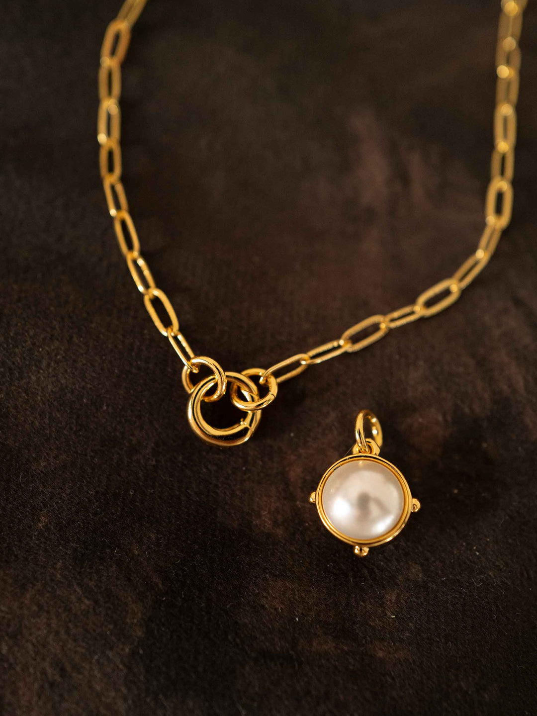Two-color crystal pearl