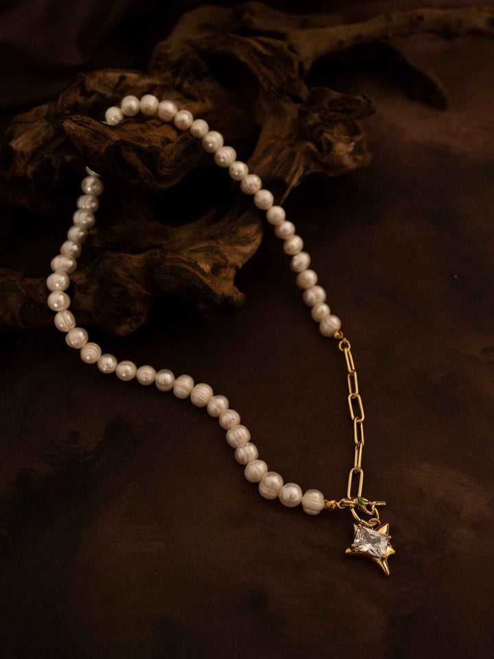 A pearl necklace with square zirconia
