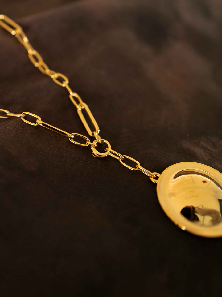 Round Pendant Gold Necklace
