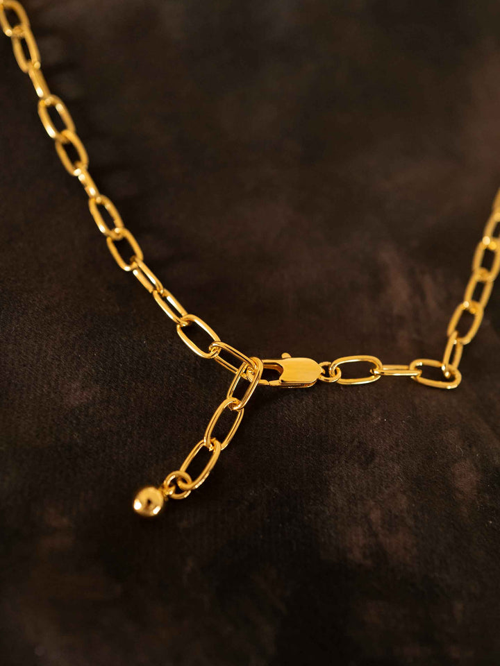 Round Pendant Gold Necklace