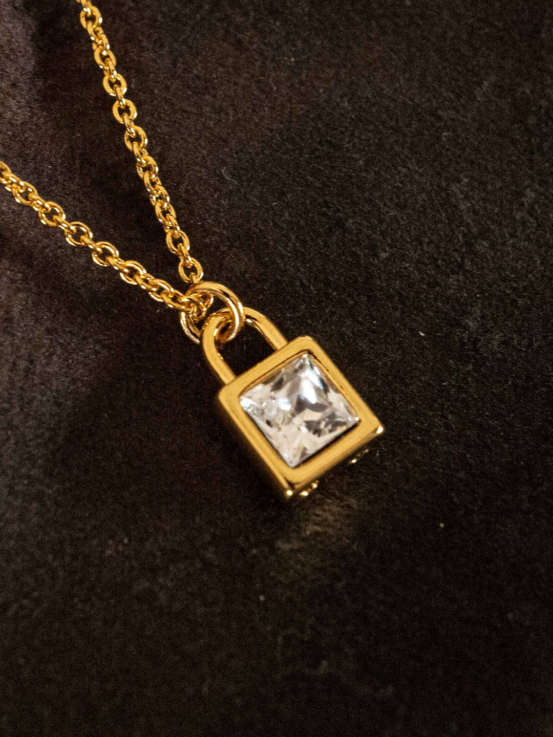 One locket glass crystal pendant gold necklace