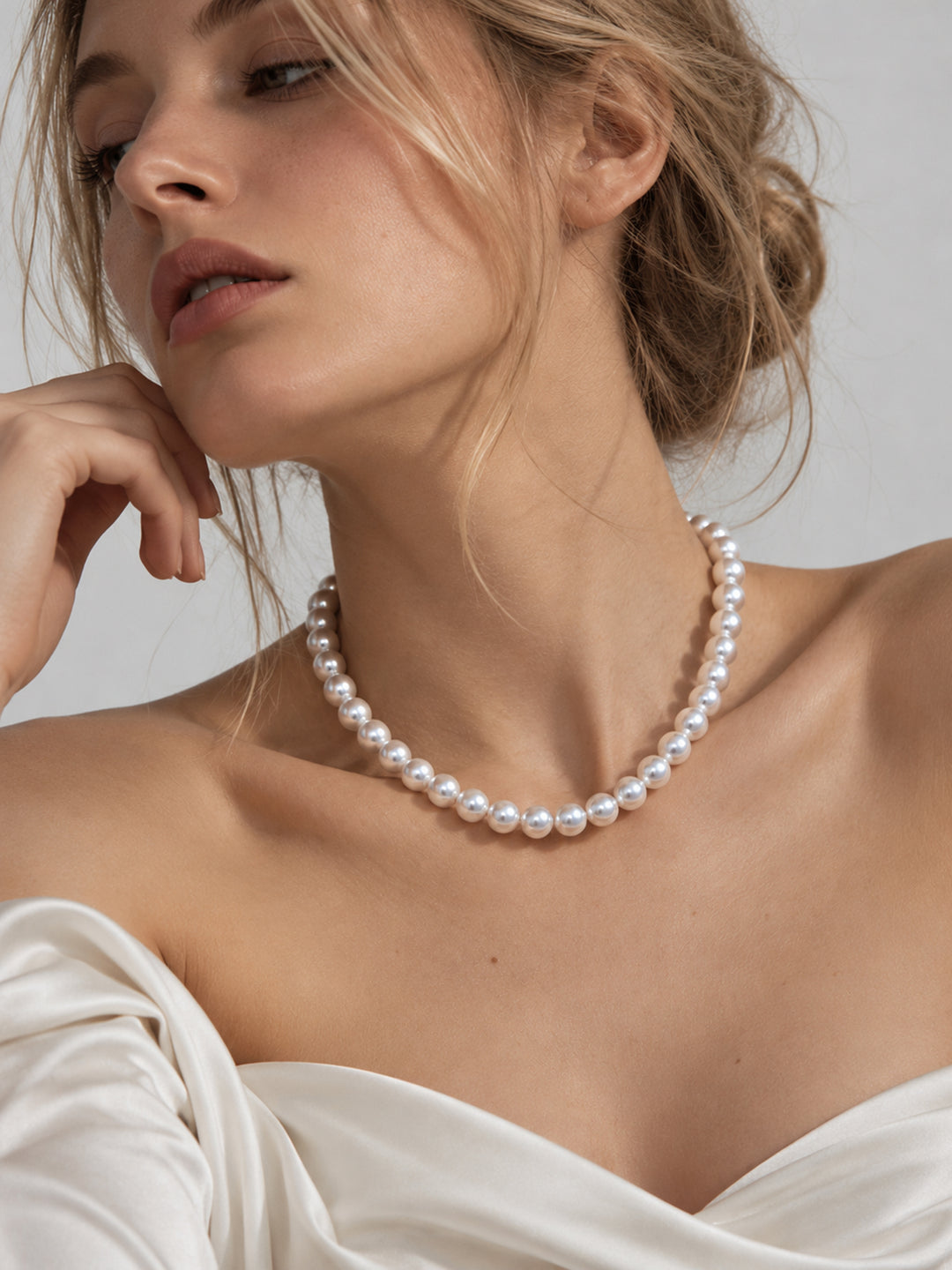 Cyrielle Magnetic Pearl Necklace - view 5