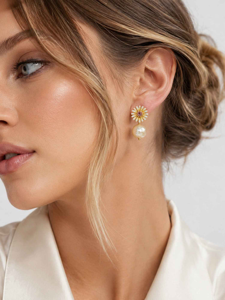 Daylin  Pearl Earrings