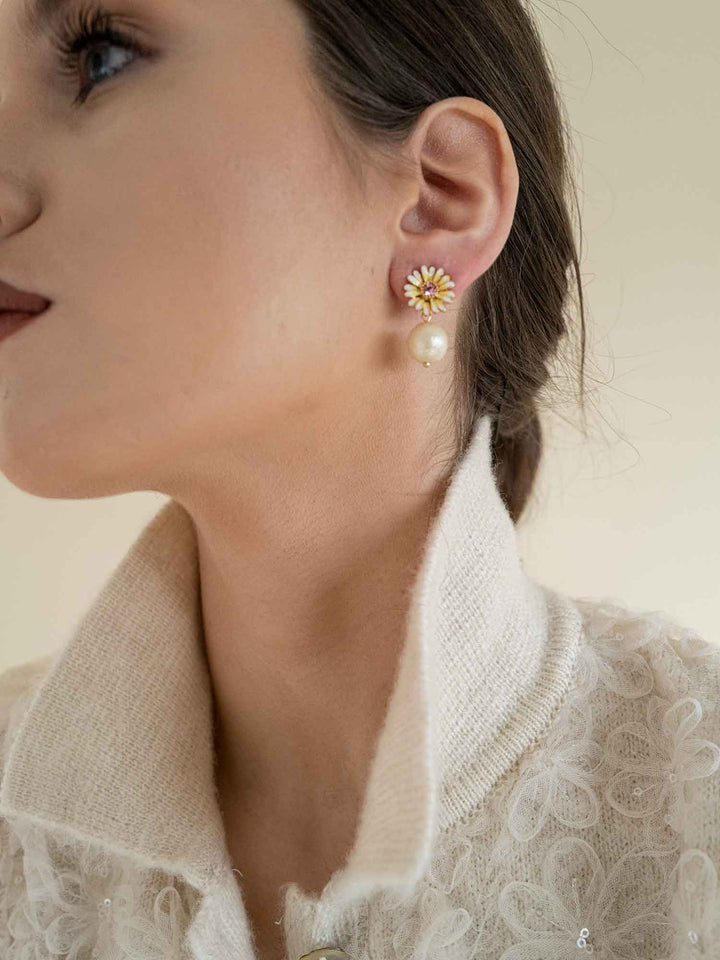 Daylin  Pearl Earrings