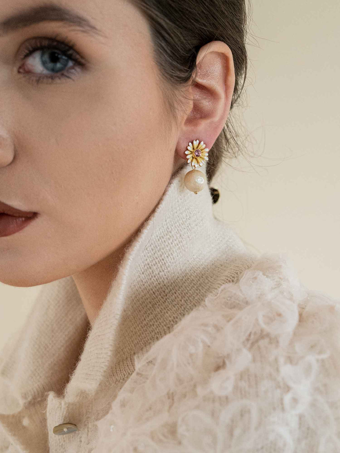 Daylin  Pearl Earrings