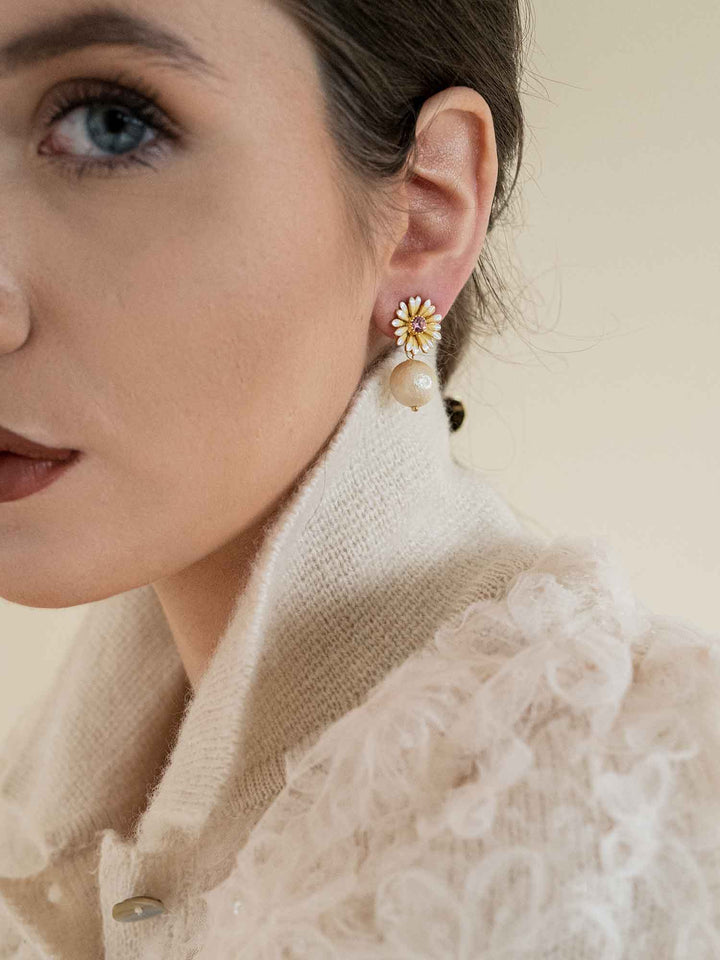 Daylin  Pearl Earrings