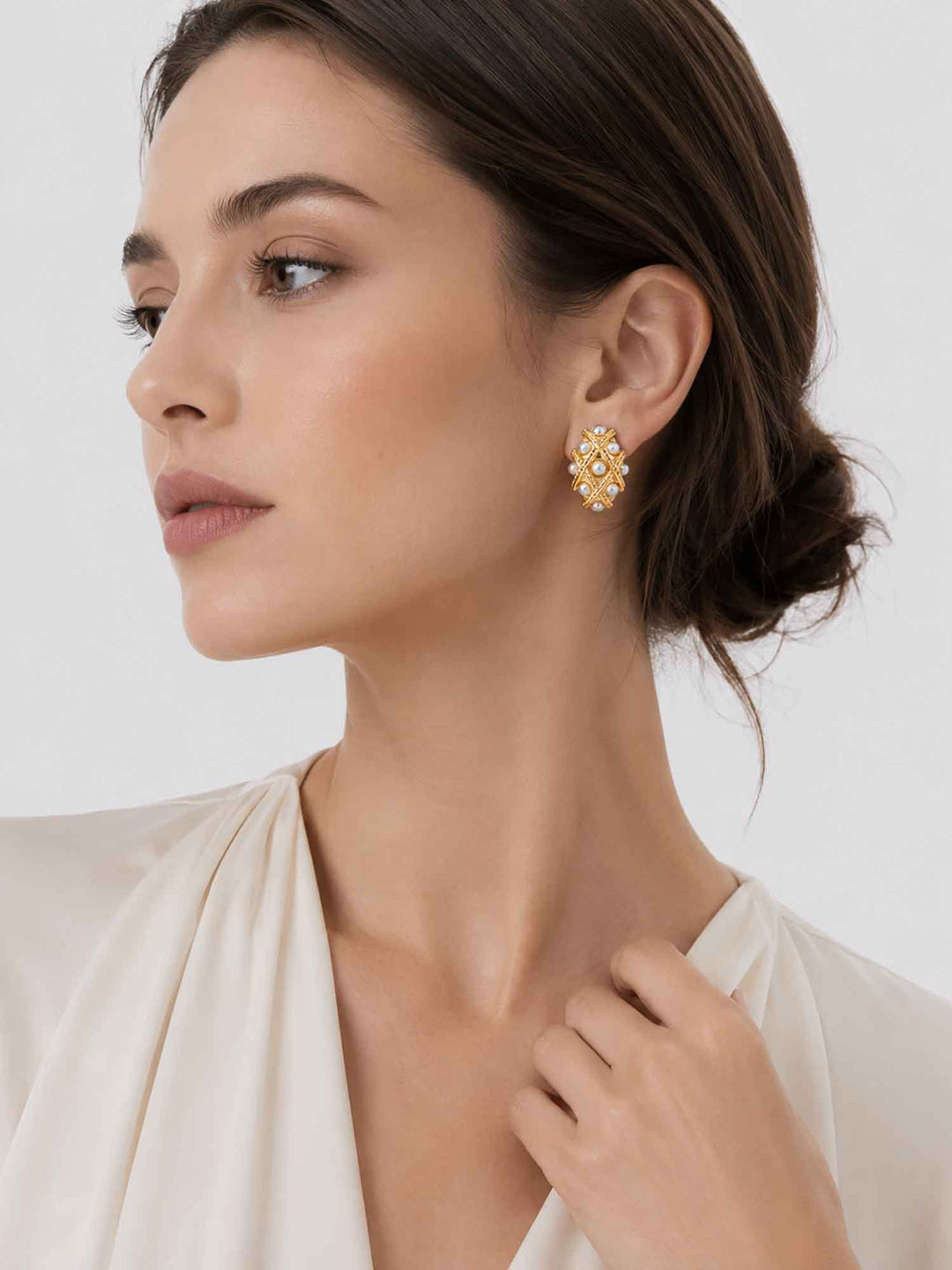 Encounter Pearl Gold Earrings