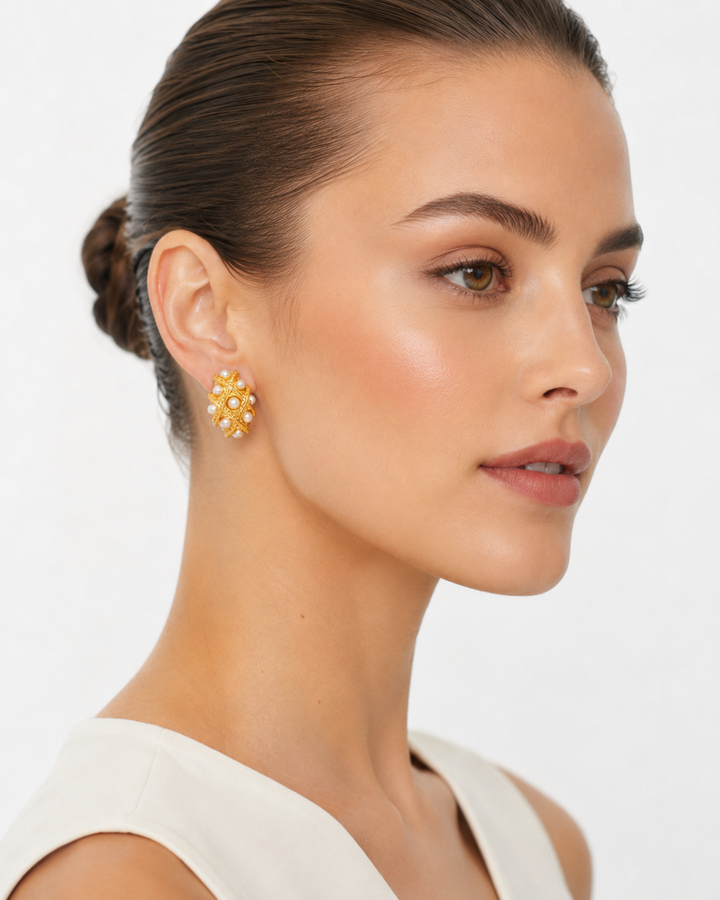 Encounter Pearl Gold Earrings