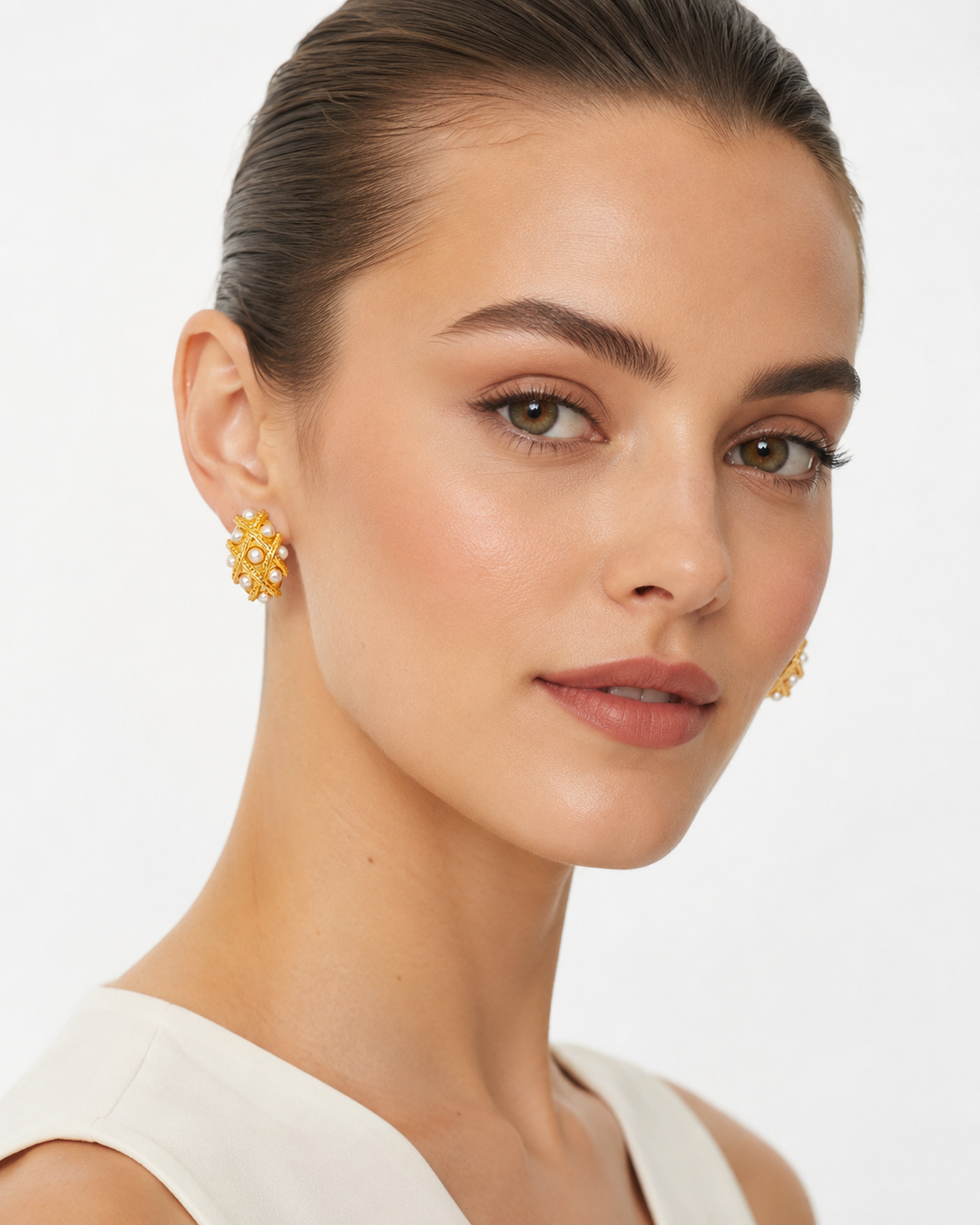 Encounter Pearl Gold Earrings