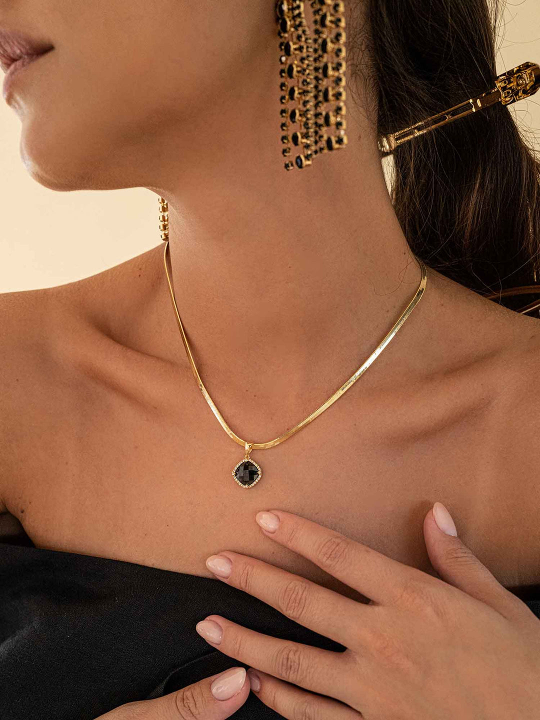Flavia Black Gem Necklace