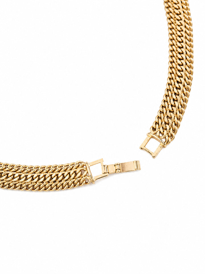 Gilda gold-plated chain necklace clasp detail
