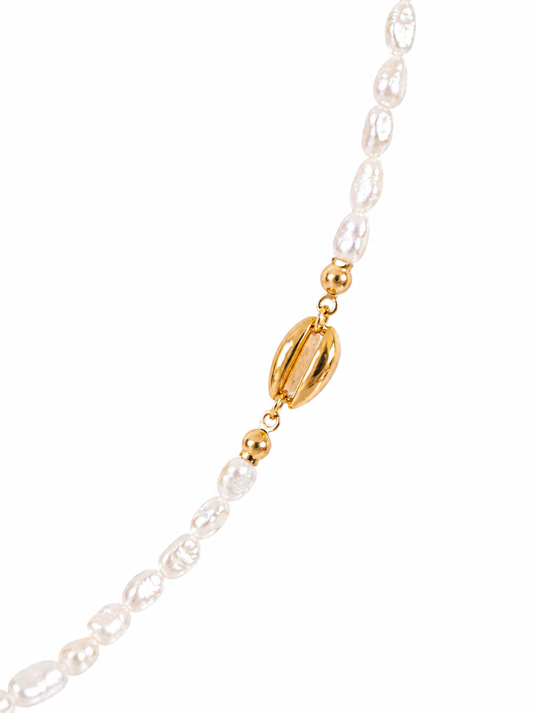 Gold-plated shell charm detail on pearl necklace