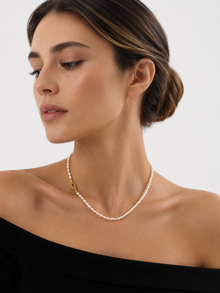 Freshwater pearl necklace with gold shell detail
