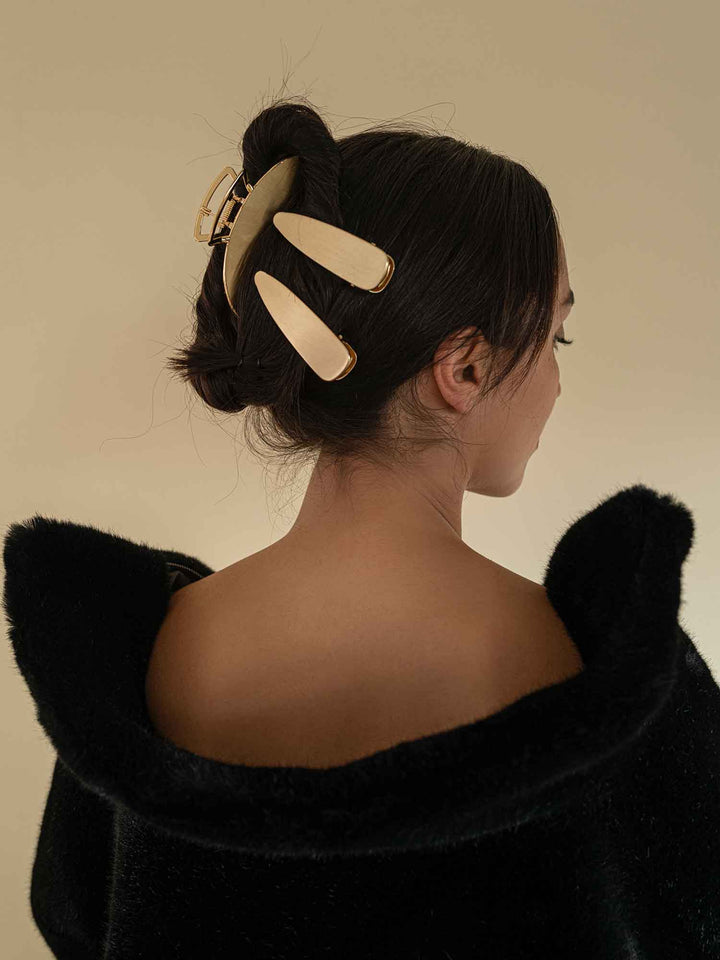 Hebe Matte Gold Hair Clip