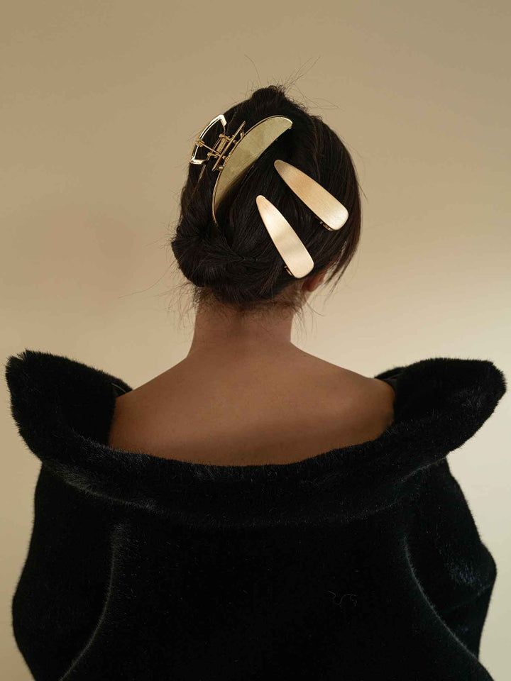 Hebe Matte Gold Hair Clip