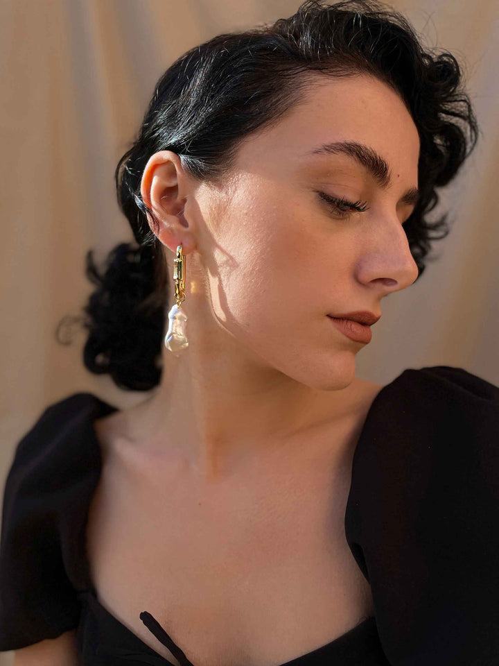 Elora Baroque Pearl Earrings