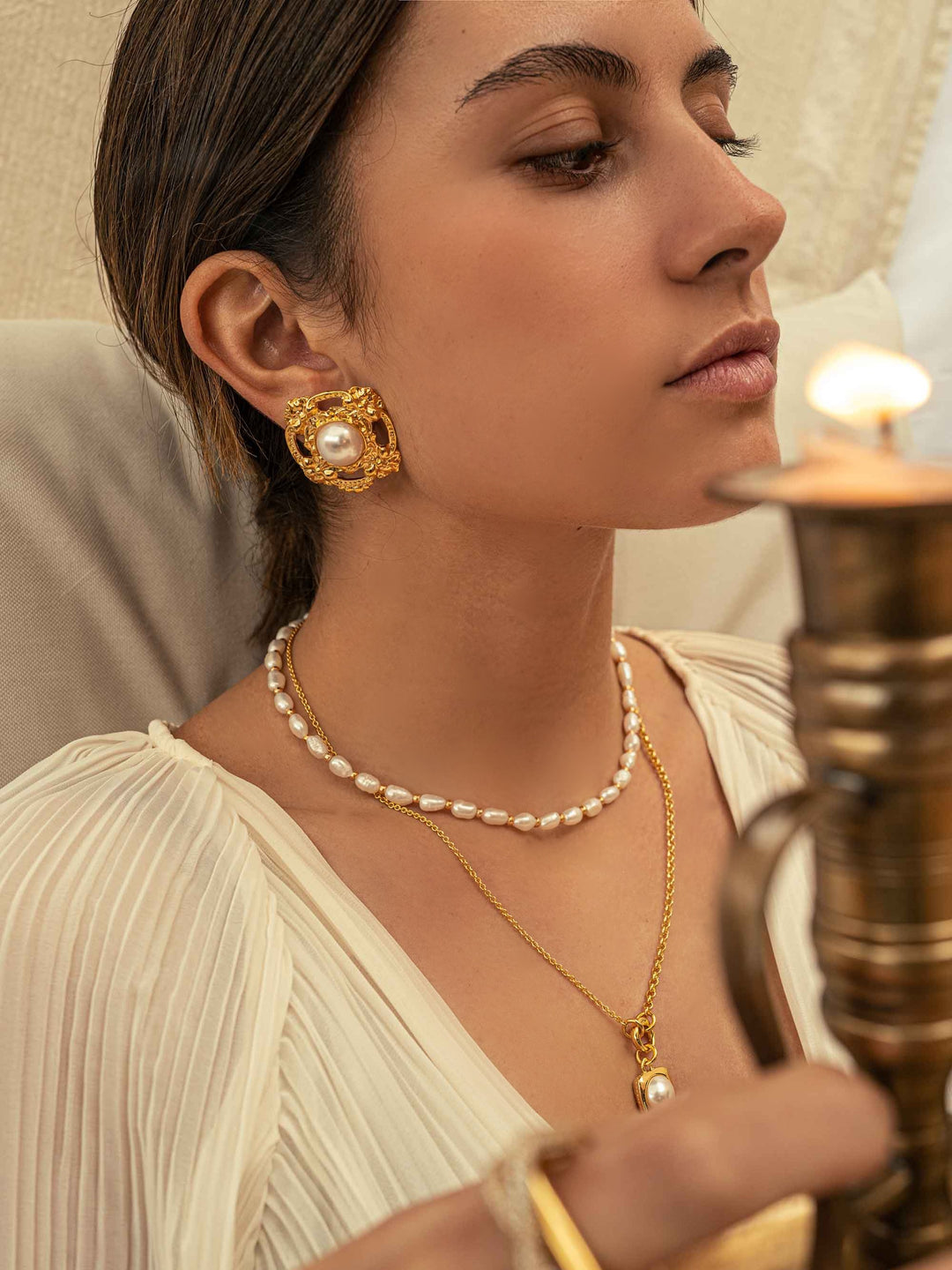 Classic Hollow Pearl Silence Gold Earrings