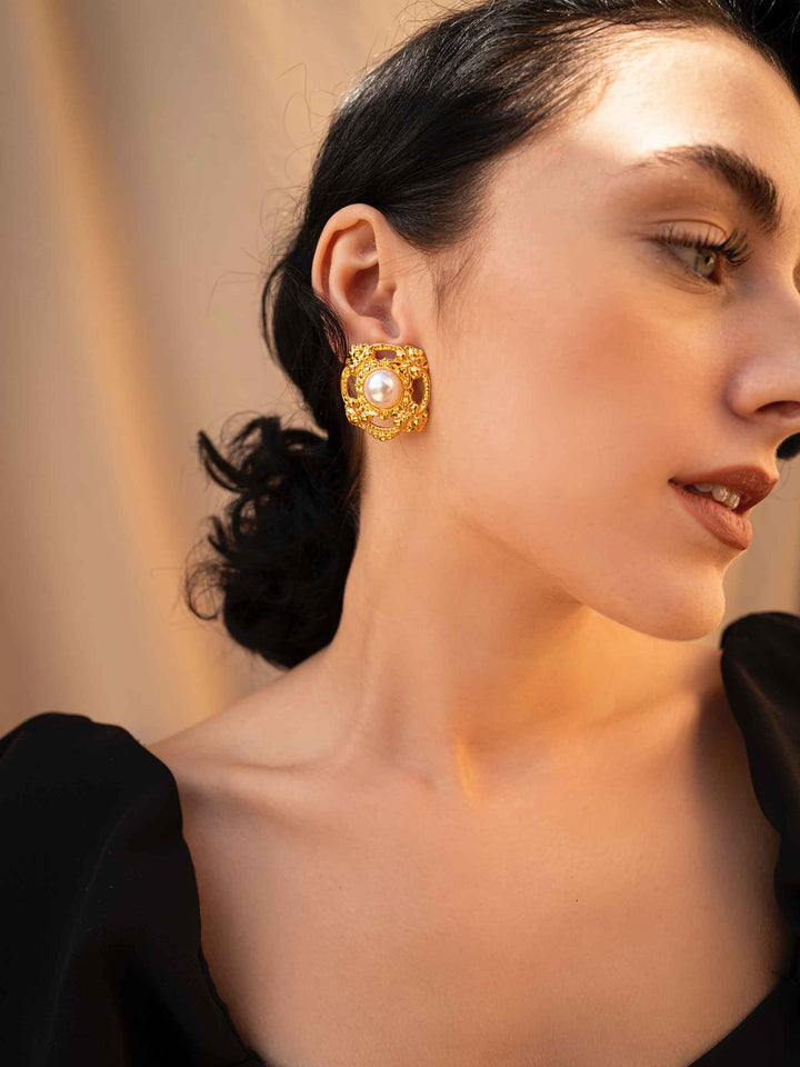 Classic Hollow Pearl Silence Gold Earrings