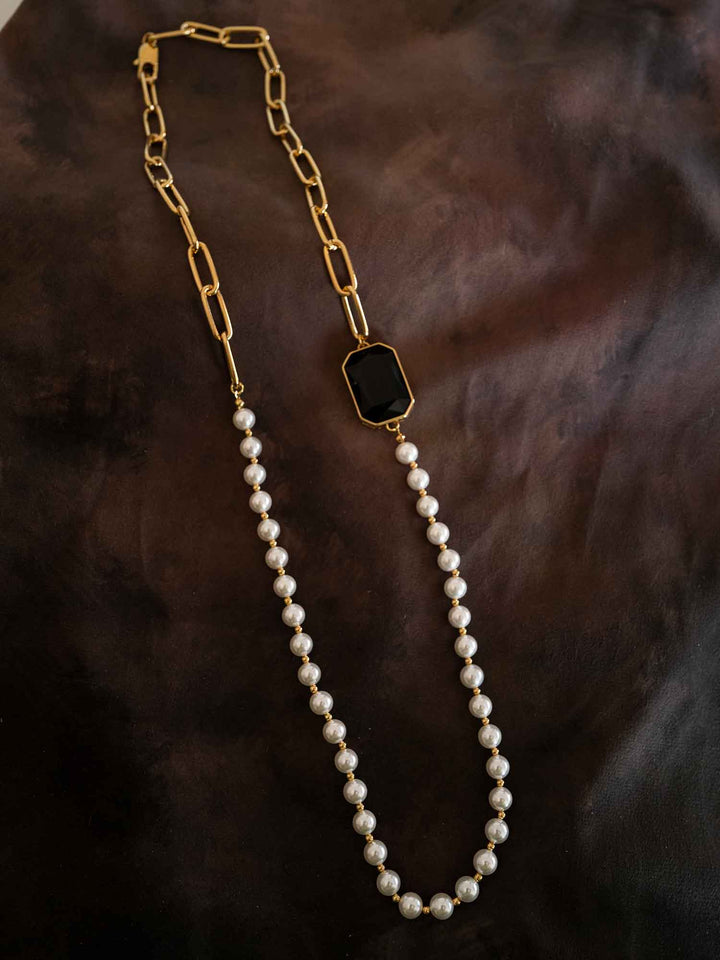 Ameliea Pearl Long Necklace