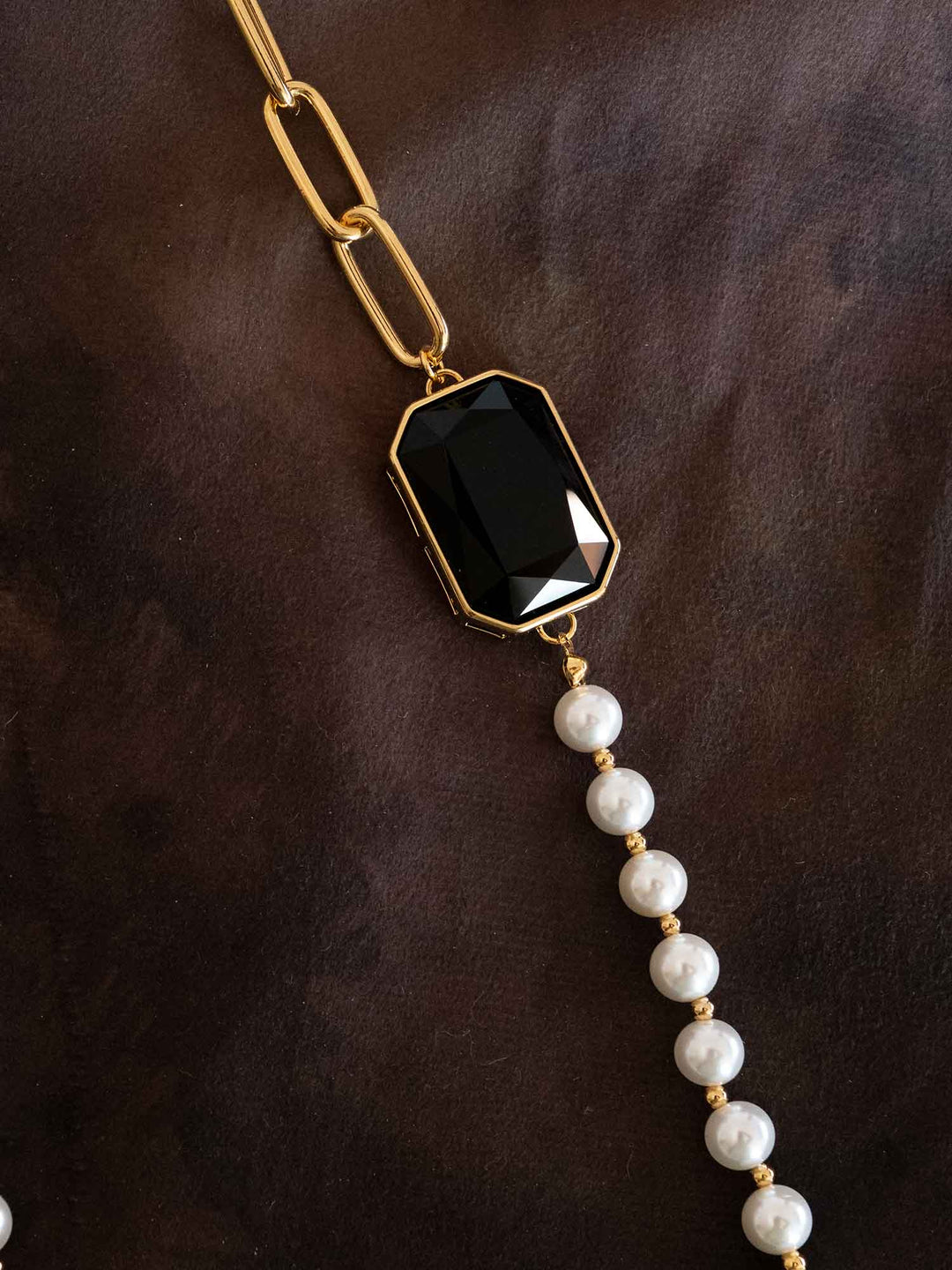 Ameliea Pearl Long Necklace