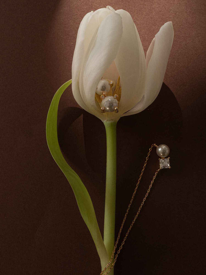 Nuala Earrings Pearl