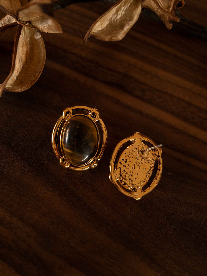 A Brown Stone Oval Gold Earrings