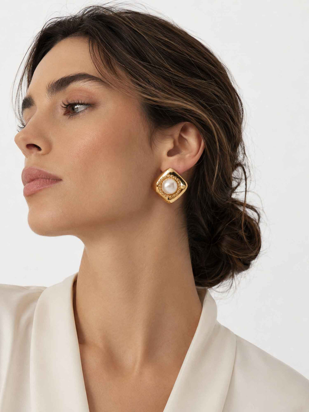 melina-acrylic-pearl-gold-stud-earrings-back-view