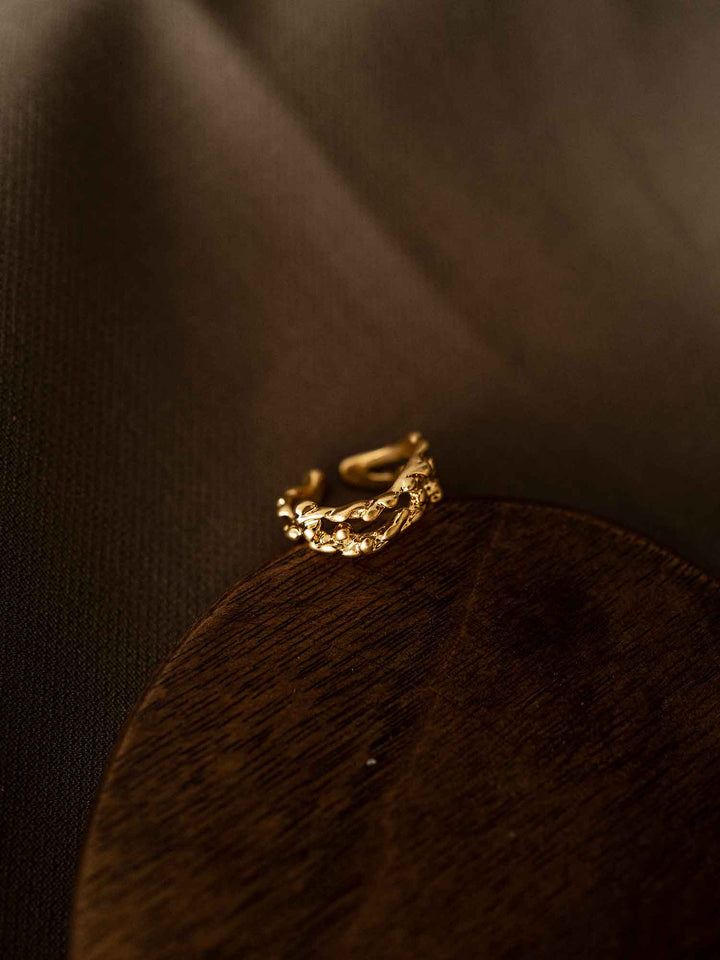 Anillo oro calado motivos acuáticos