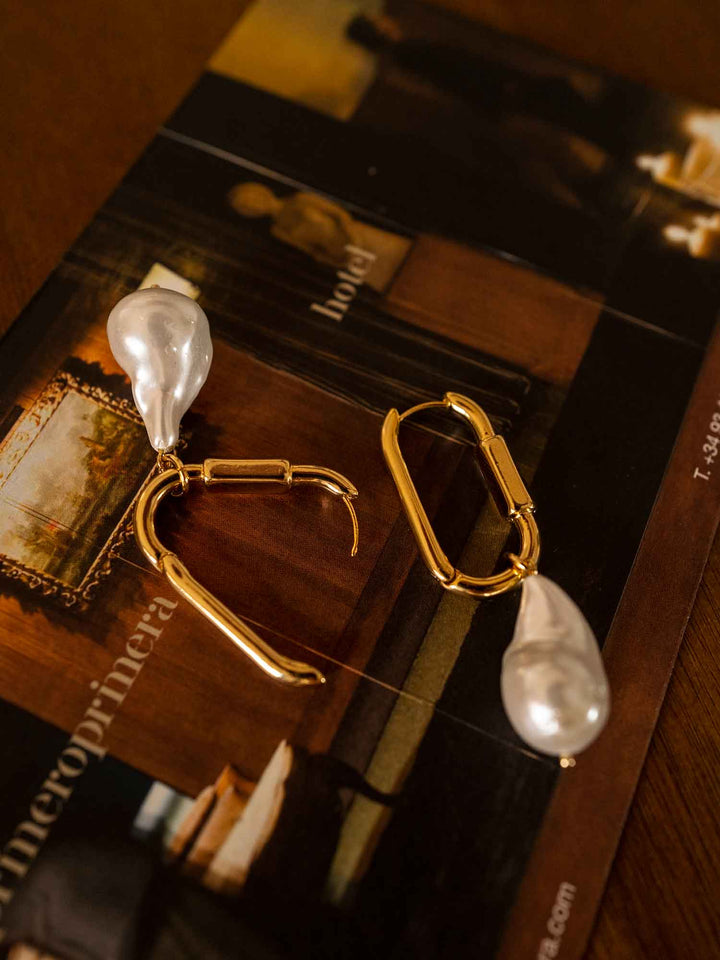 Elora Baroque Pearl Earrings